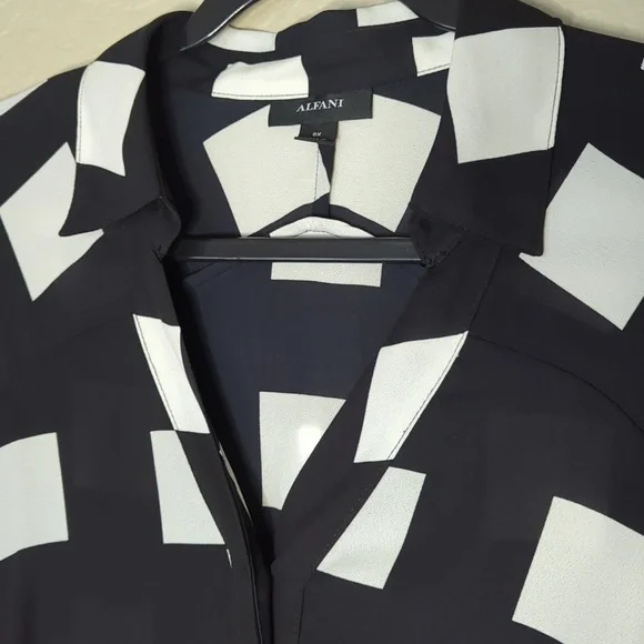 NWOT Alfani Sheer Collared VNeck Button Front in Black/White Check - Picture 5 of 5